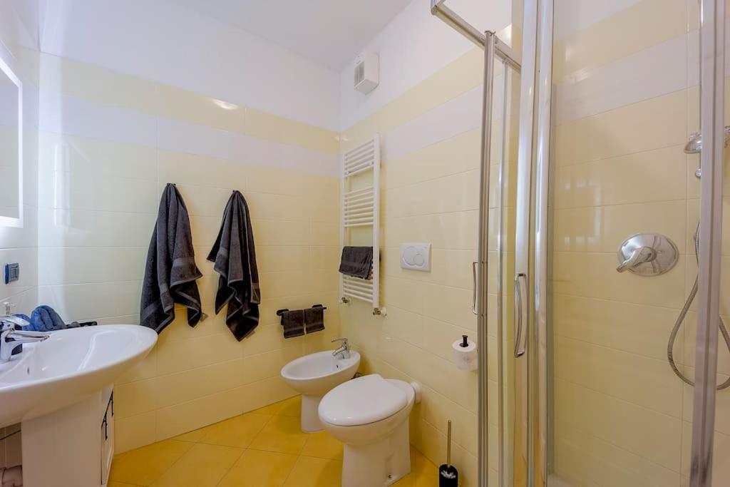 Fronte Mare-Piscina- Pista Ciclabile Apartment Imperia Bagian luar foto